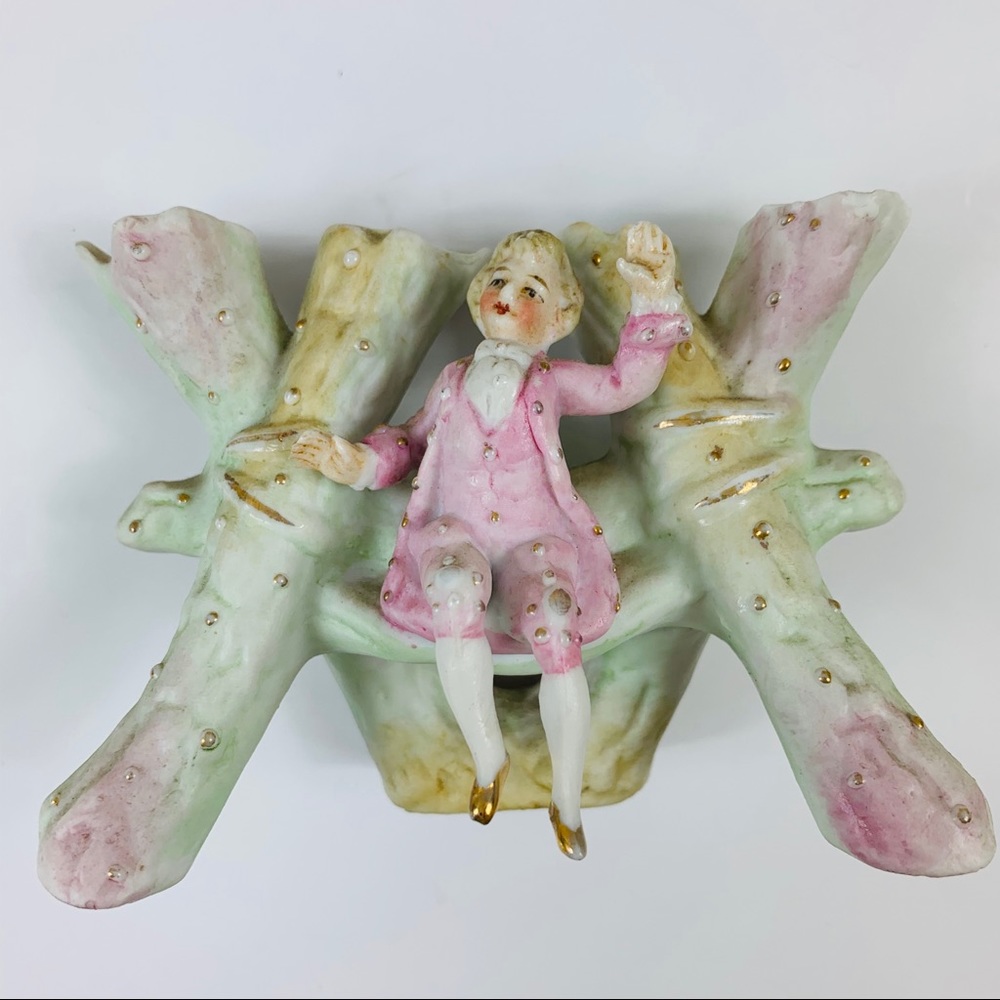 Capadomonte 1930’s small vintage figurine vase